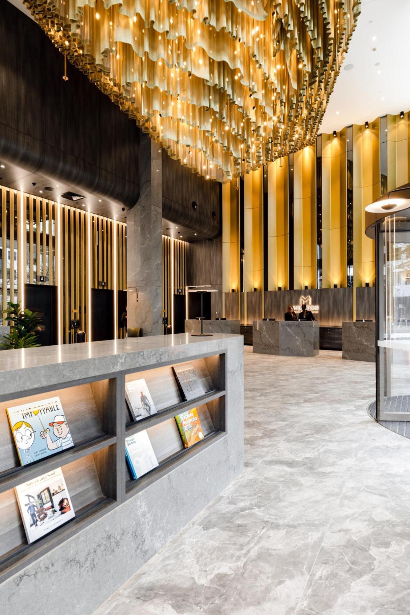 Meriton Suites Canberra Luaran gambar The lobby of the hotel