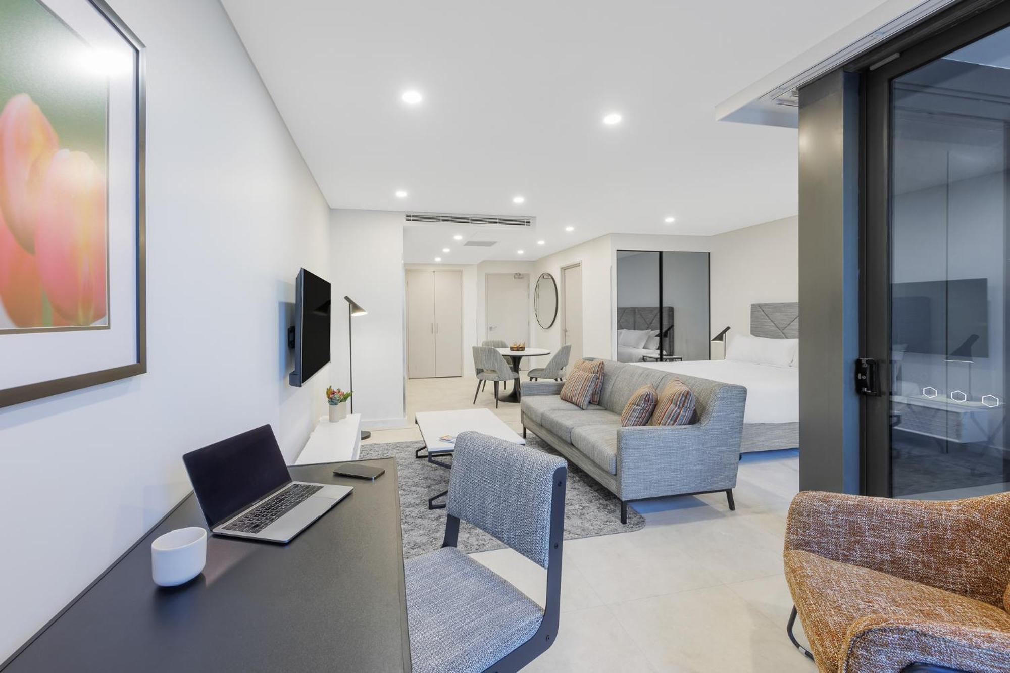Meriton Suites Canberra Luaran gambar A typical apartment interior